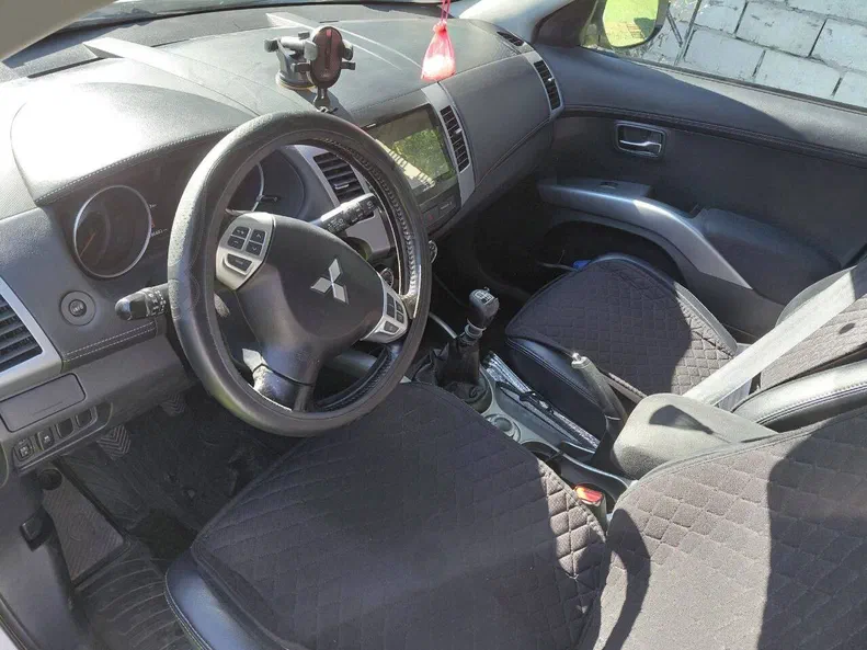 Mitsubishi Outlander 2011 - 7