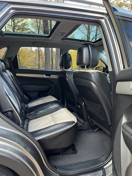 Kia Sorento 2011 - 7