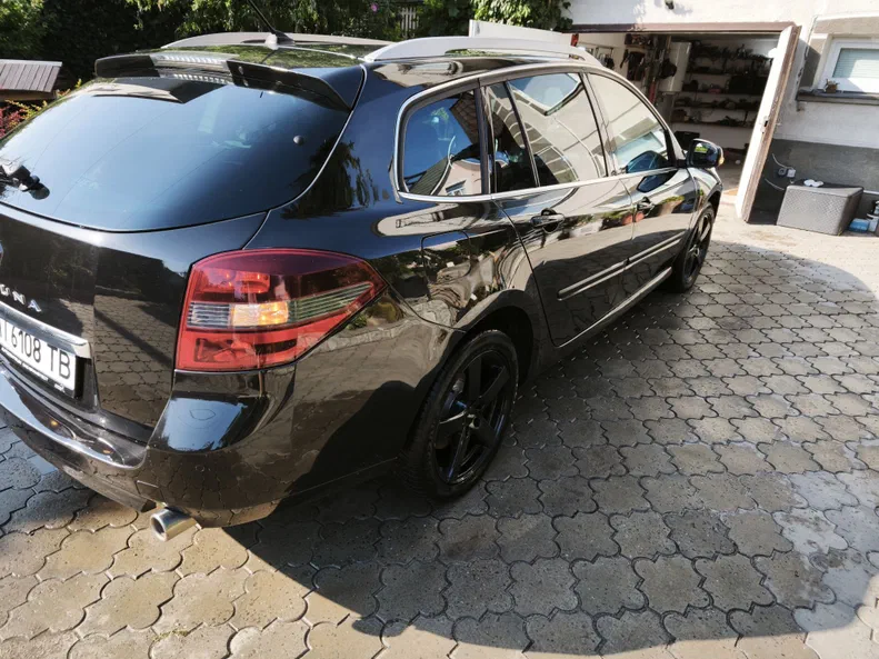 Renault Laguna 2010 - 12