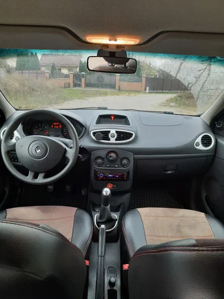 Renault Clio 2011 - 23