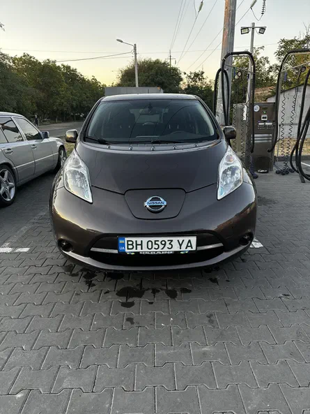 Nissan Leaf 2016 - 17