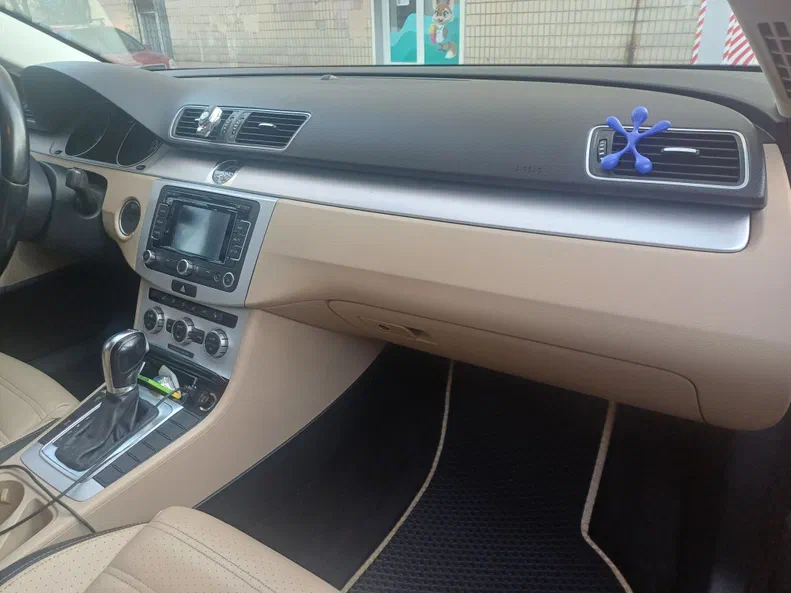 Volkswagen Passat CC 2012 - 8