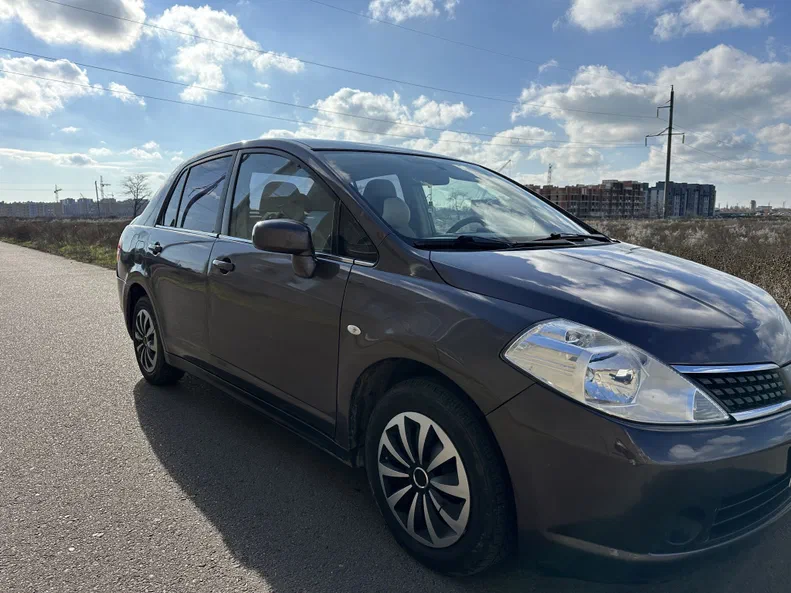 Nissan Tiida 2008 - 5