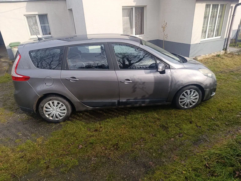 Renault Scenic 2010 - 17