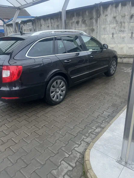 Skoda Superb 2012 - 16