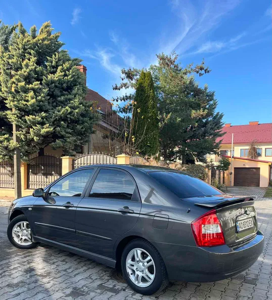 Kia Cerato 2005 - 7