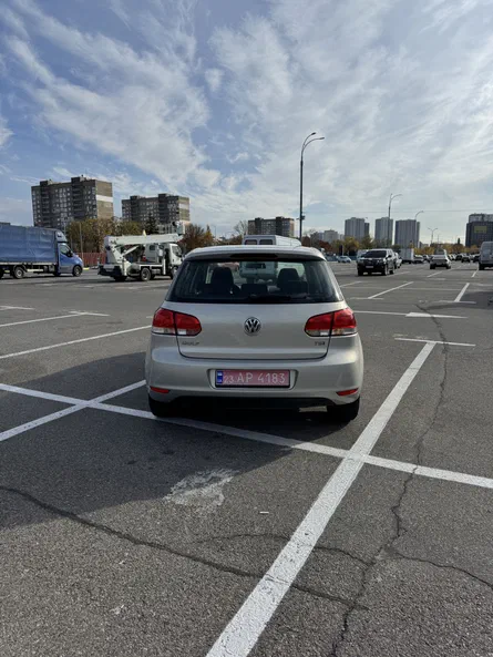 Volkswagen Golf 2011 - 26