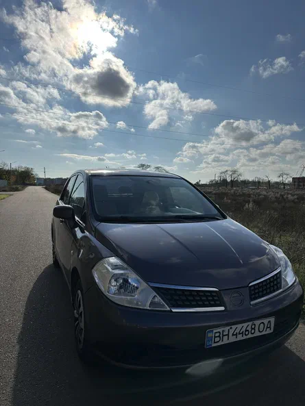 Nissan Tiida 2008 - 12
