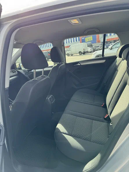 Volkswagen Golf 2011 - 6