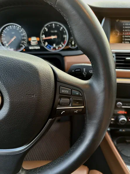 BMW 5 серія 2016 - 25