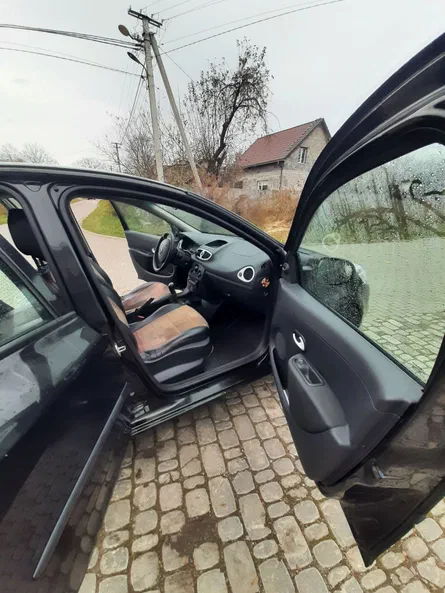 Renault Clio 2011 - 19