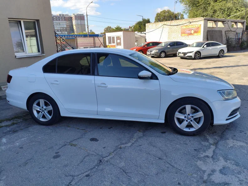 Volkswagen Jetta 2016 - 15