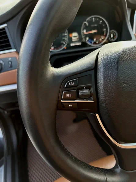 BMW 5 серія 2016 - 24