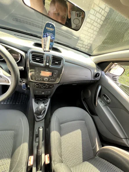 Renault Logan 2019 - 13