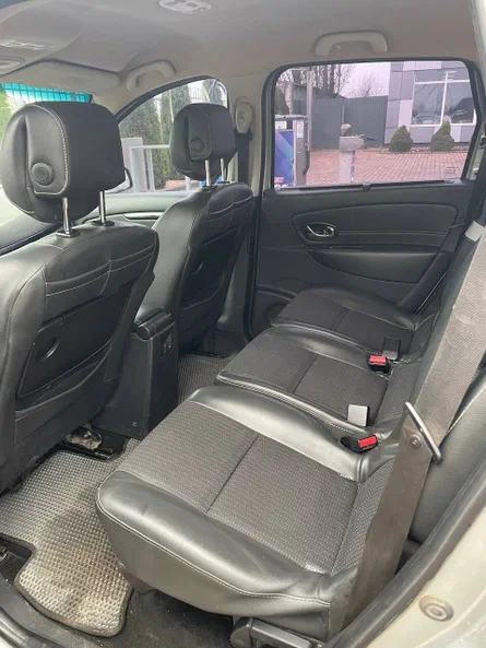 Renault Scenic 2012 - 10