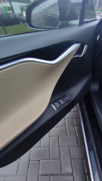 Tesla Model S 2014 - 8