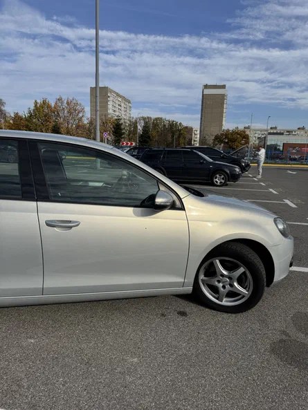 Volkswagen Golf 2011 - 21