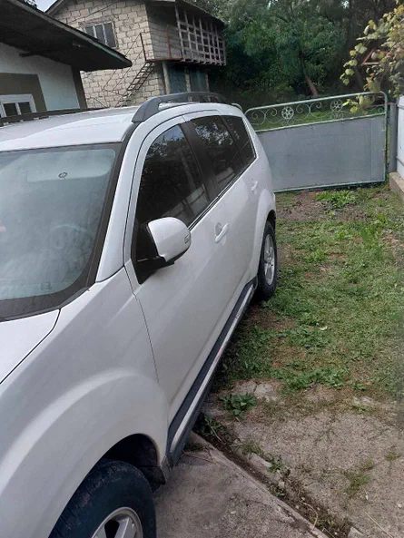 Mitsubishi Outlander 2011