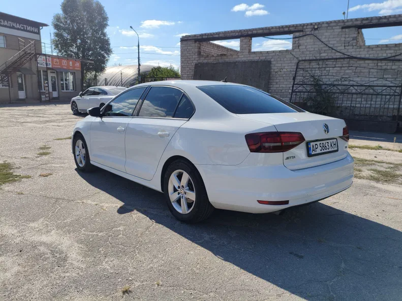 Volkswagen Jetta 2016 - 5