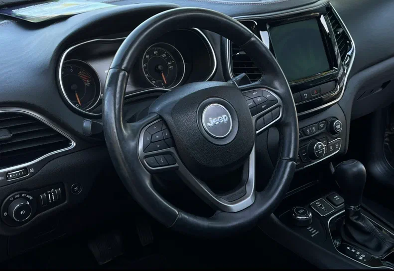 Jeep Cherokee 2018 - 11