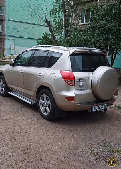 Toyota RAV4 2007 - 8