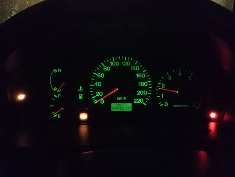 Mazda 323 1999