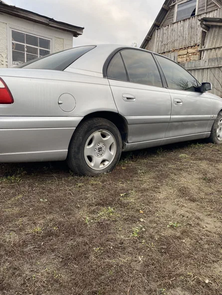 Opel Omega 2000 - 9