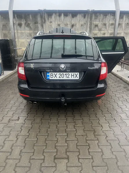 Skoda Superb 2012 - 8