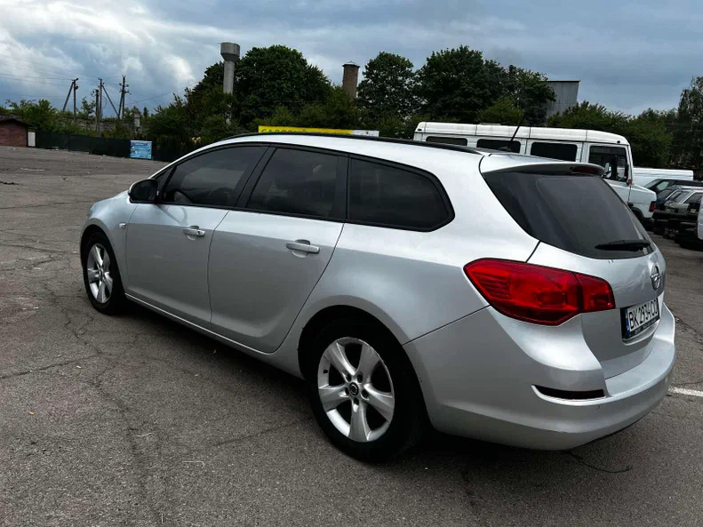 Opel Astra 2012 - 2