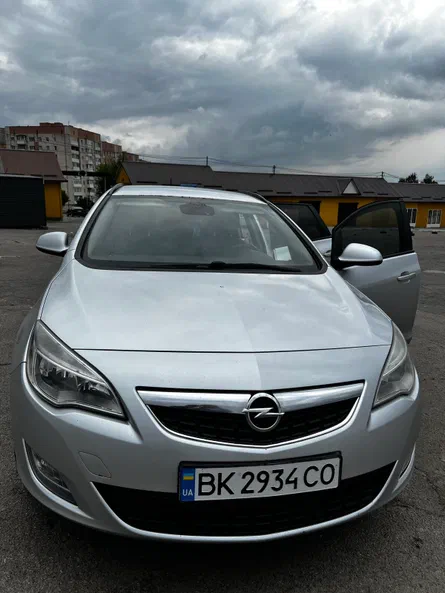 Opel Astra 2012 - 0