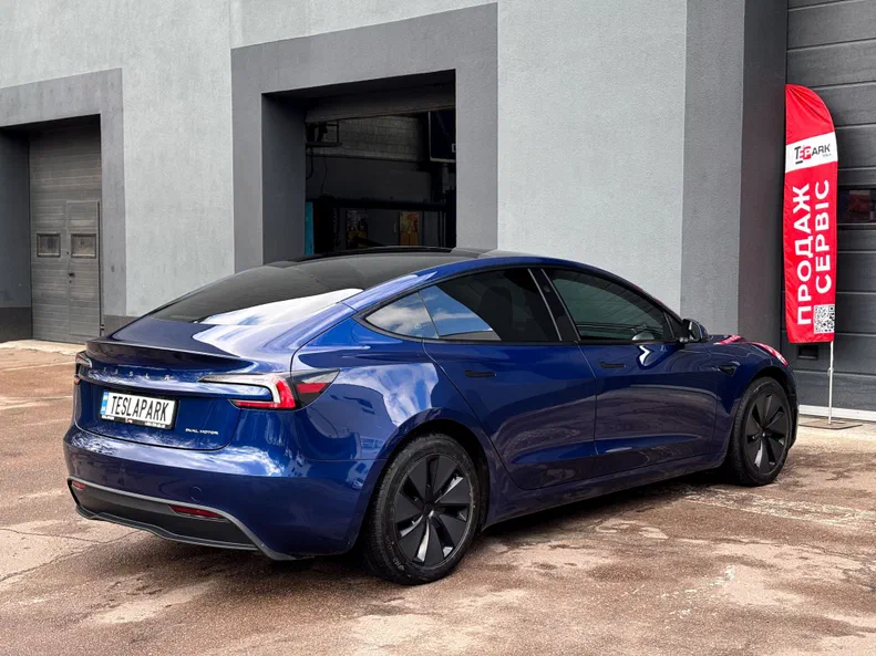 Tesla Model 3 2024 - 10