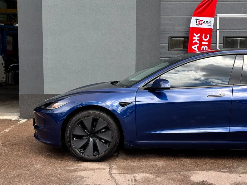 Tesla Model 3 2024 - 8