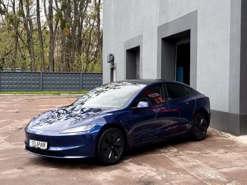 Tesla Model 3 2024 - 5