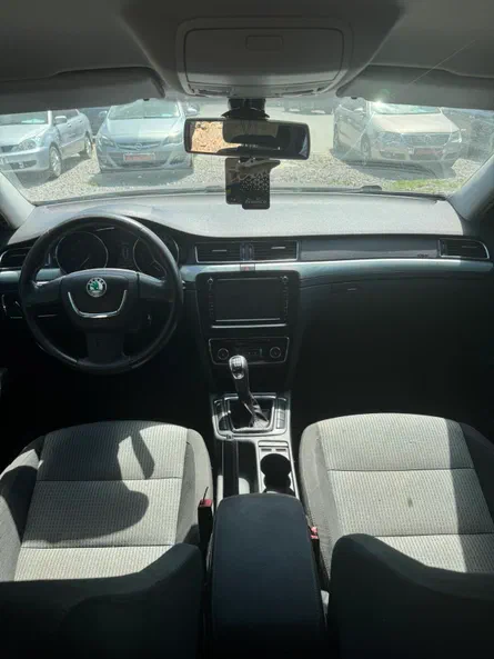 Skoda Superb 2009 - 8