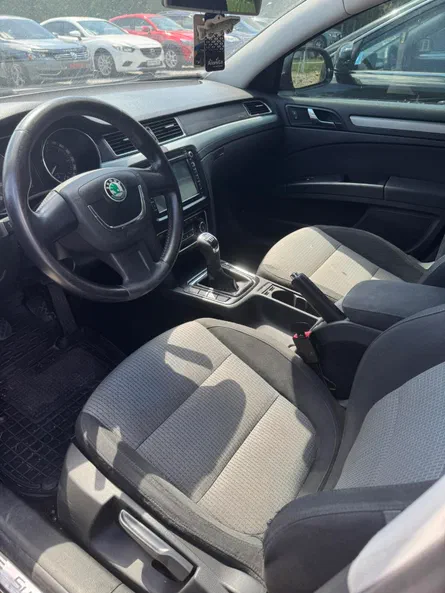 Skoda Superb 2009 - 5