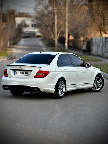 Mercedes-Benz C-Клас 2011 - 6