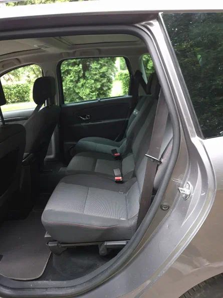 Renault Scenic 2012 - 17