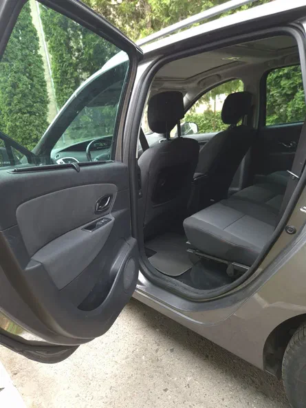 Renault Scenic 2012 - 21