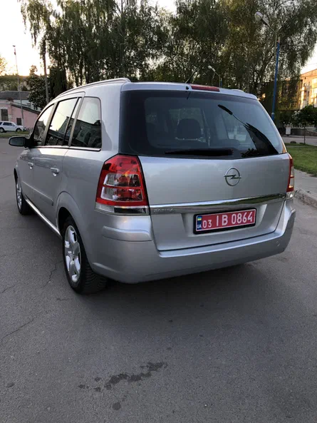 Opel Zafira 2008 - 2