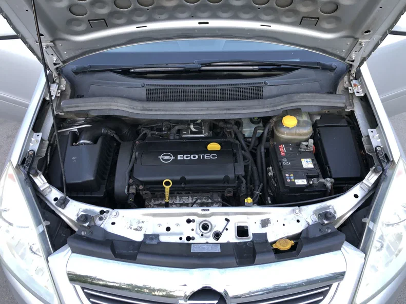 Opel Zafira 2008 - 9