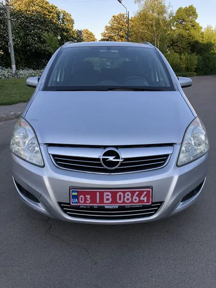 Opel Zafira 2008 - 1