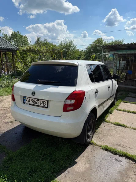 Skoda Fabia 2011 - 5