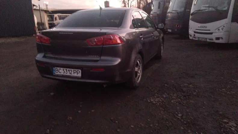 Mitsubishi Lancer 2009 - 3
