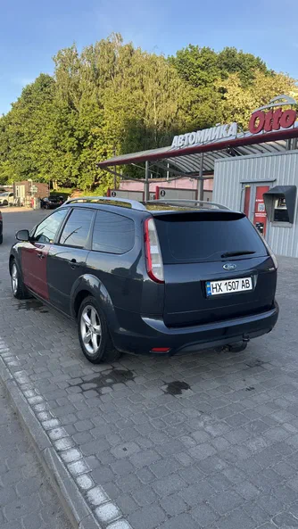 Ford Focus 2010 - 1