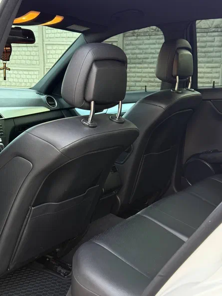 Mercedes-Benz C-Клас 2011 - 11