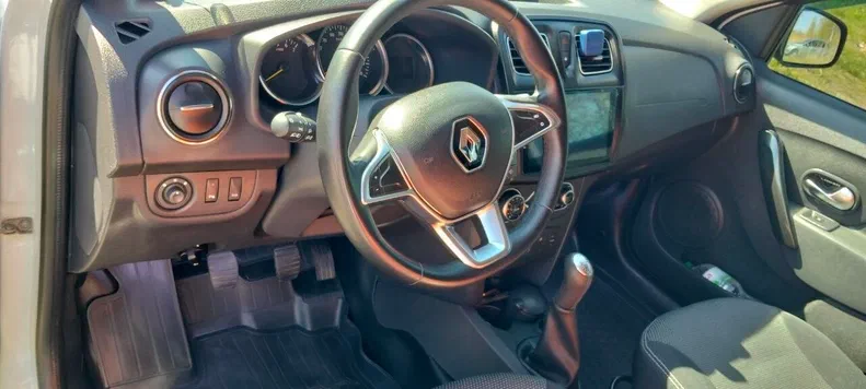 Renault Logan 2019 - 14