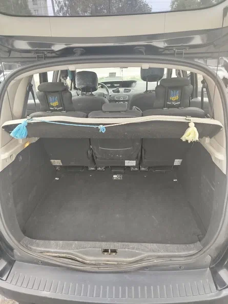 Renault Scenic 2011 - 12