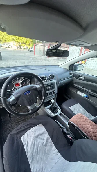Ford Focus 2010 - 8