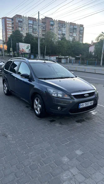 Ford Focus 2010 - 3