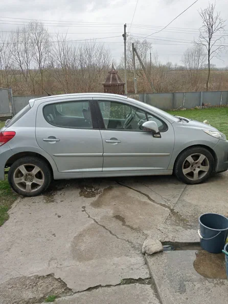 Peugeot 207 2011 - 2